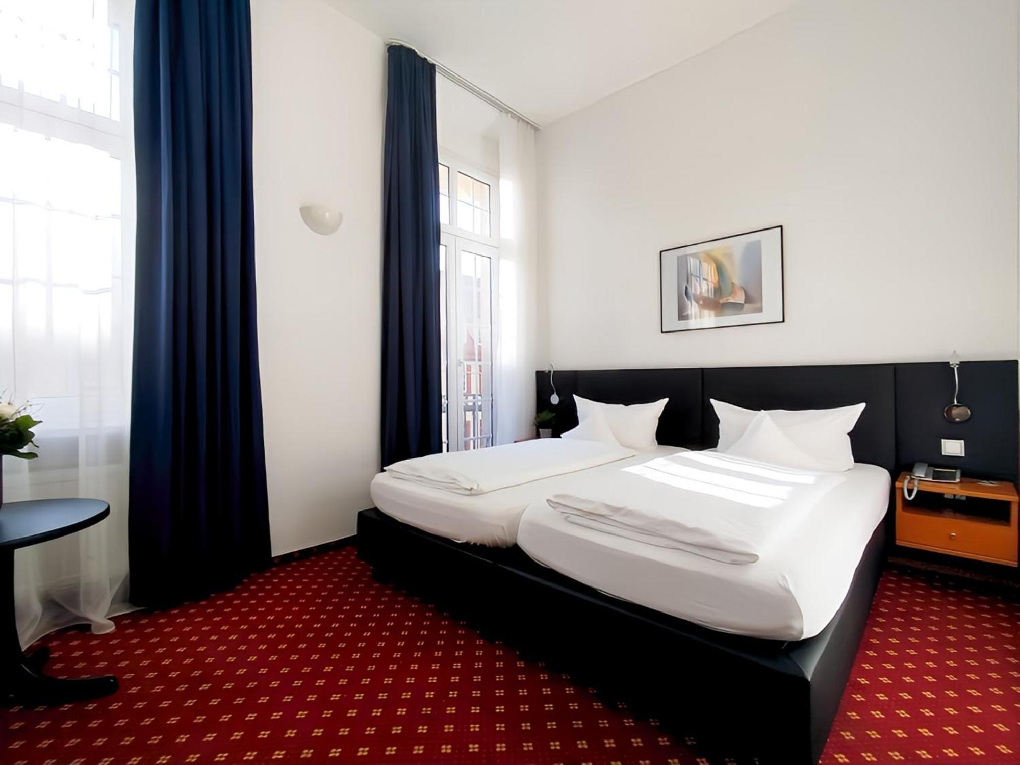 Hotel Schwert Раштатт Екстер'єр фото