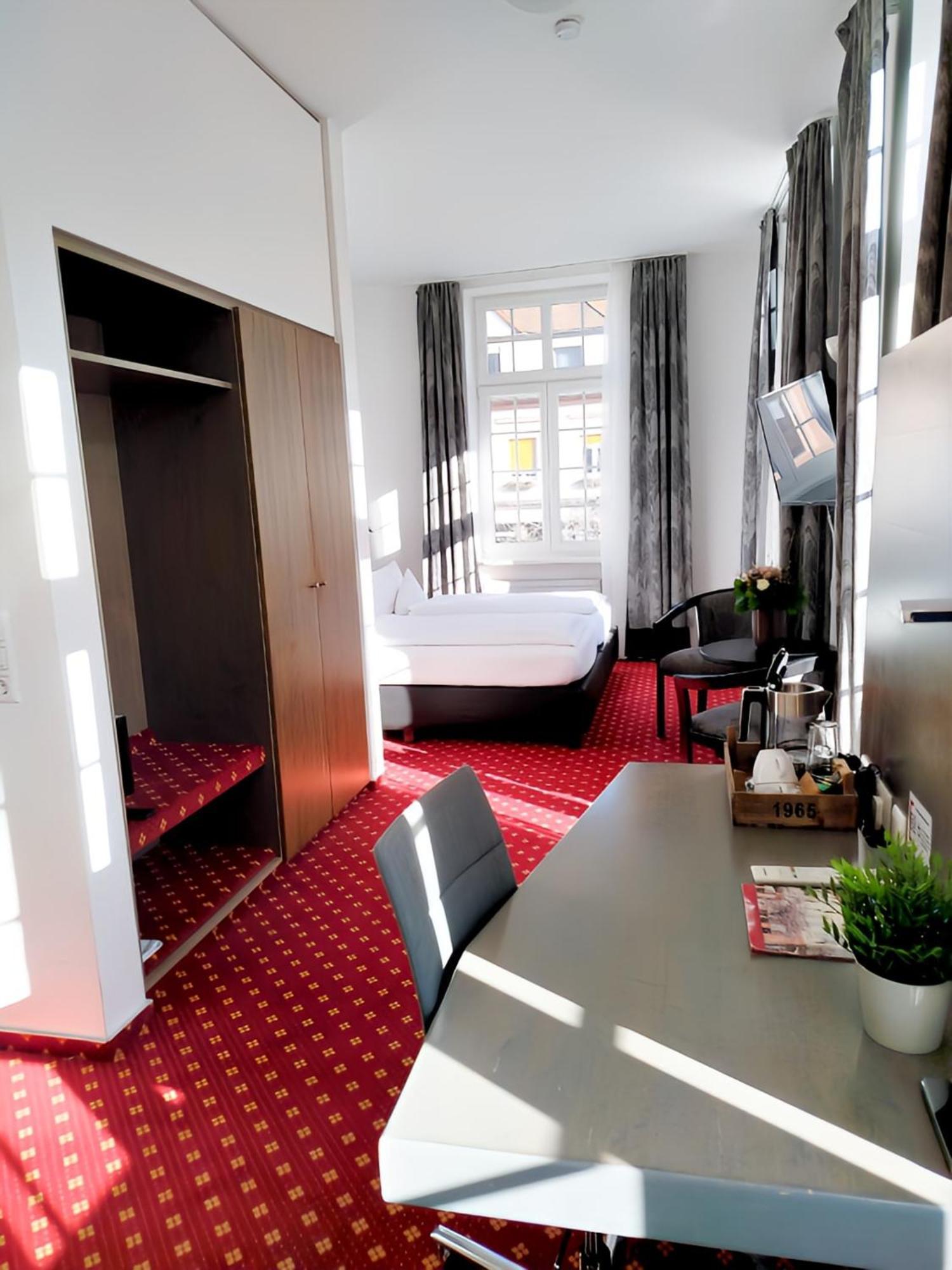 Hotel Schwert Раштатт Екстер'єр фото