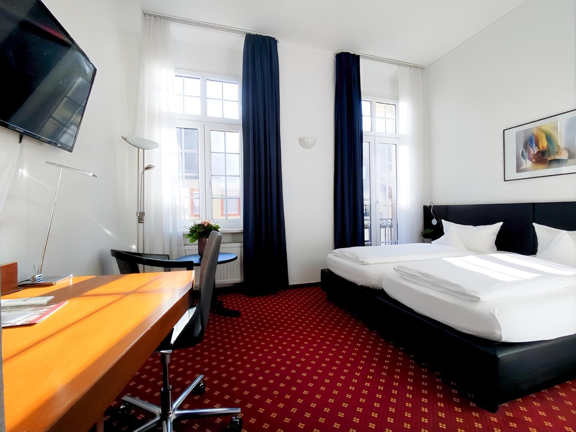 Hotel Schwert Раштатт Екстер'єр фото